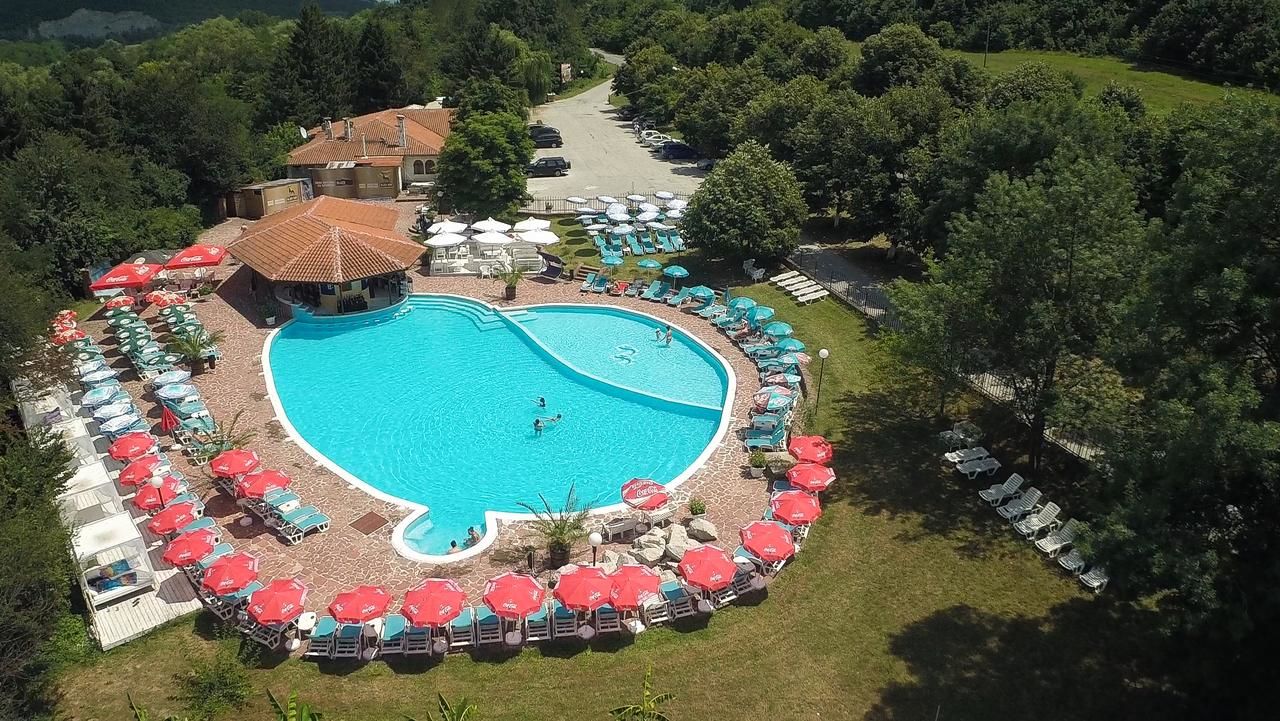 Отель Bryasta Hotel & Restaurant Велико-Тырново